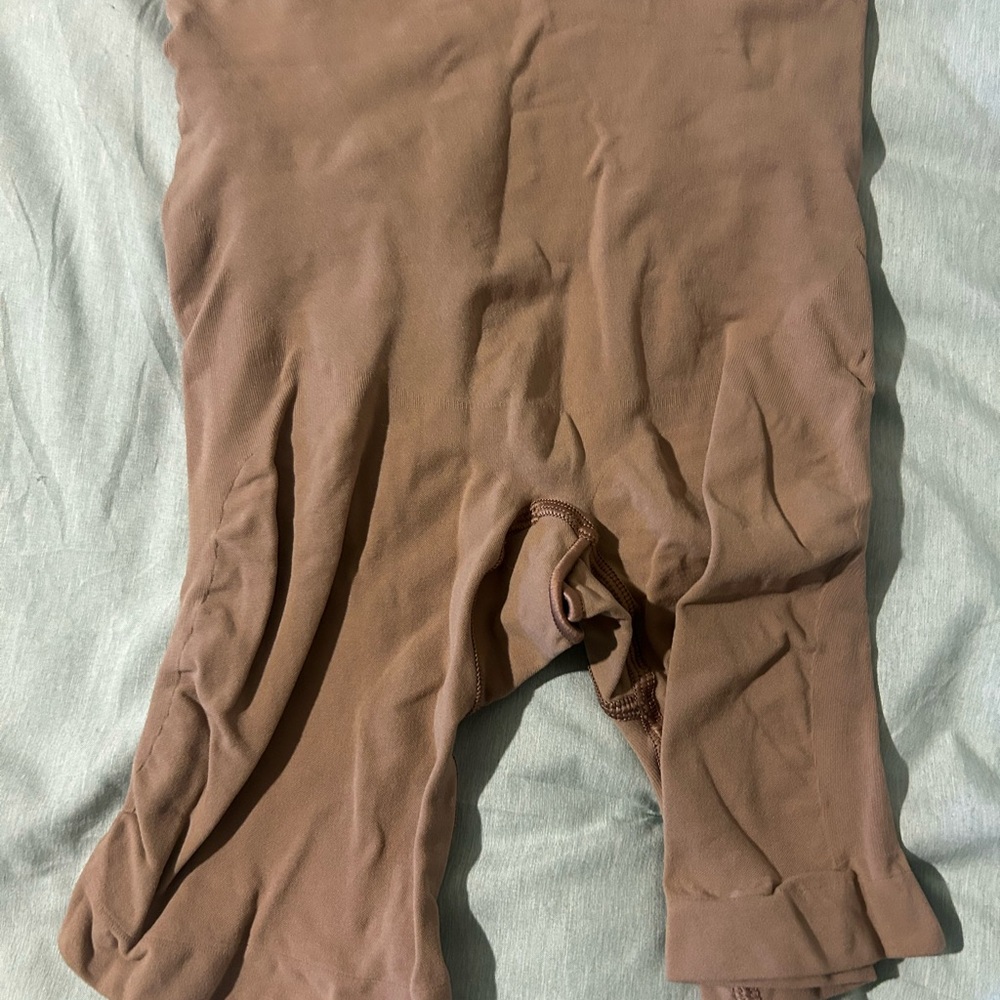 SKIMS Tan Shapewear Large